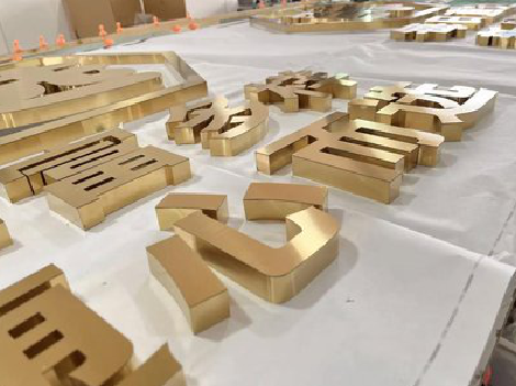 罗山拉丝不锈钢字的特点。