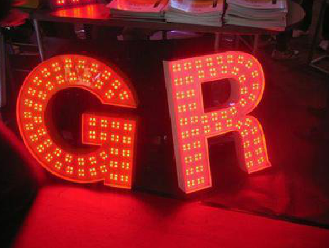 罗山LED发光字常见的安装误区。